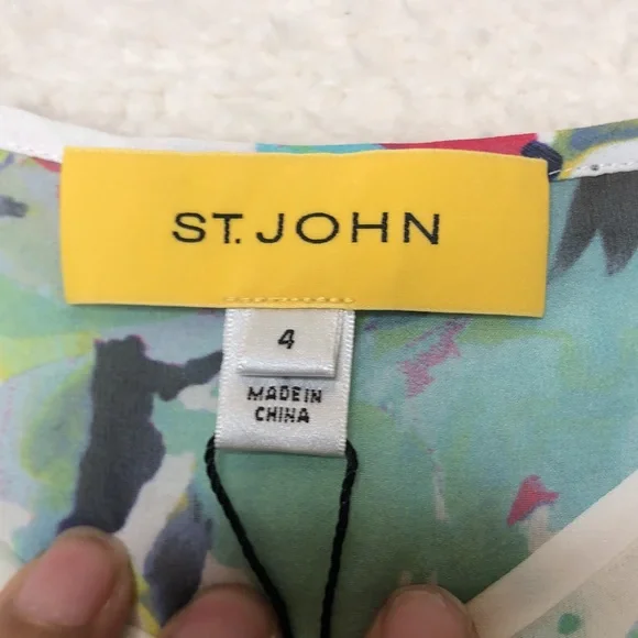 NWT St. John Womens Floral Silk R12MQ01 Swim Cover Size 4